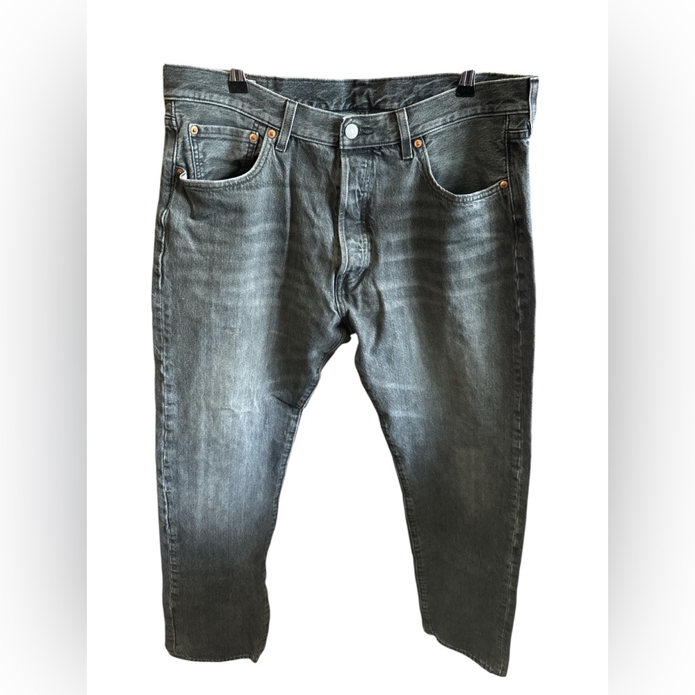 Levi’s 501 Classic Gray Button Up Men's Size 36W 32L Jeans Denim Pants Casual